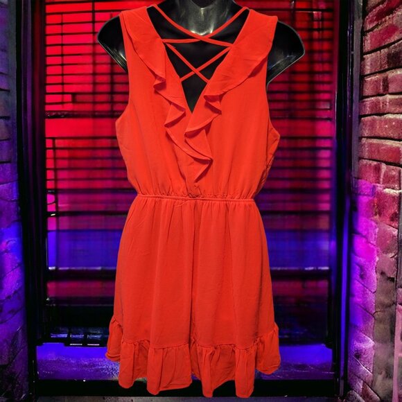 Red Dress Monteau Los Angeles - Picture 2 of 4